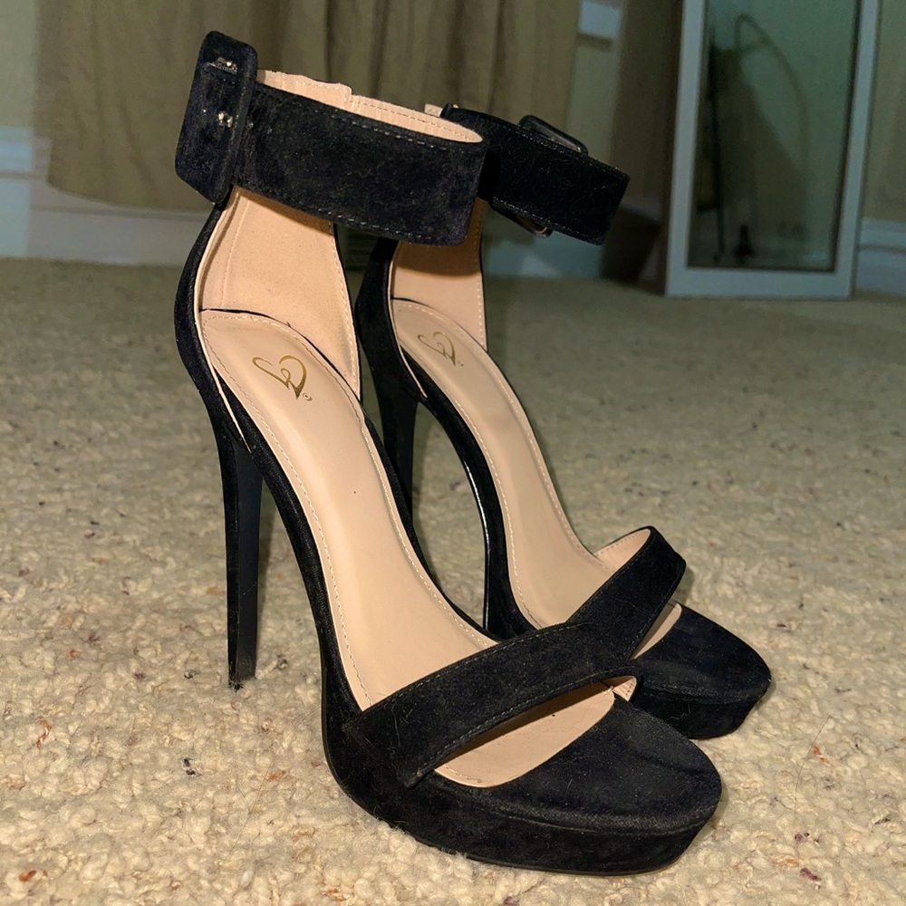 Black velvet heels